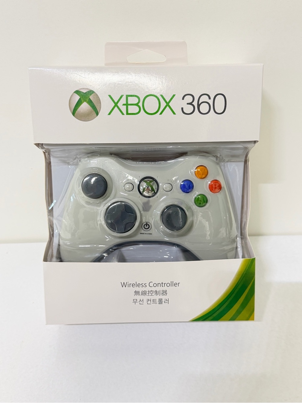 Microsoft Xbox 360 White Wireless Controller with Colored Buttons